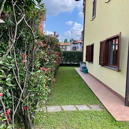 Lägenhet Bnbook Blue River -2 Bedrooms And Private Parking Sesto Calende