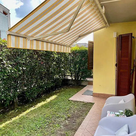Bnbook Blue River -2 Bedrooms And Private Parking Lägenhet Sesto Calende